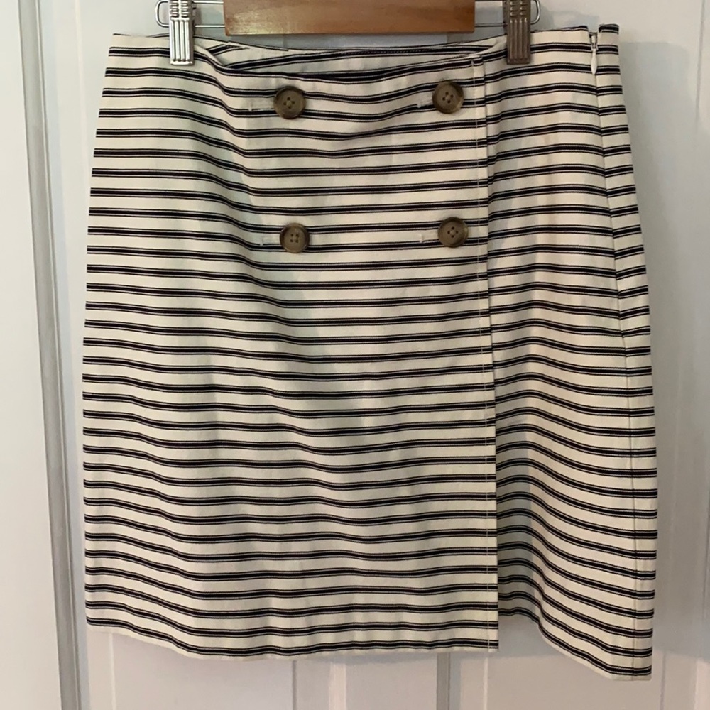 Loft skirt. Size 4.